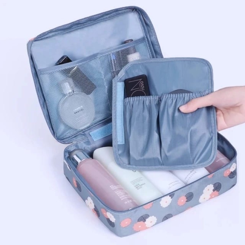 Skincare/Cosmetics Travel Bag 4 of 4