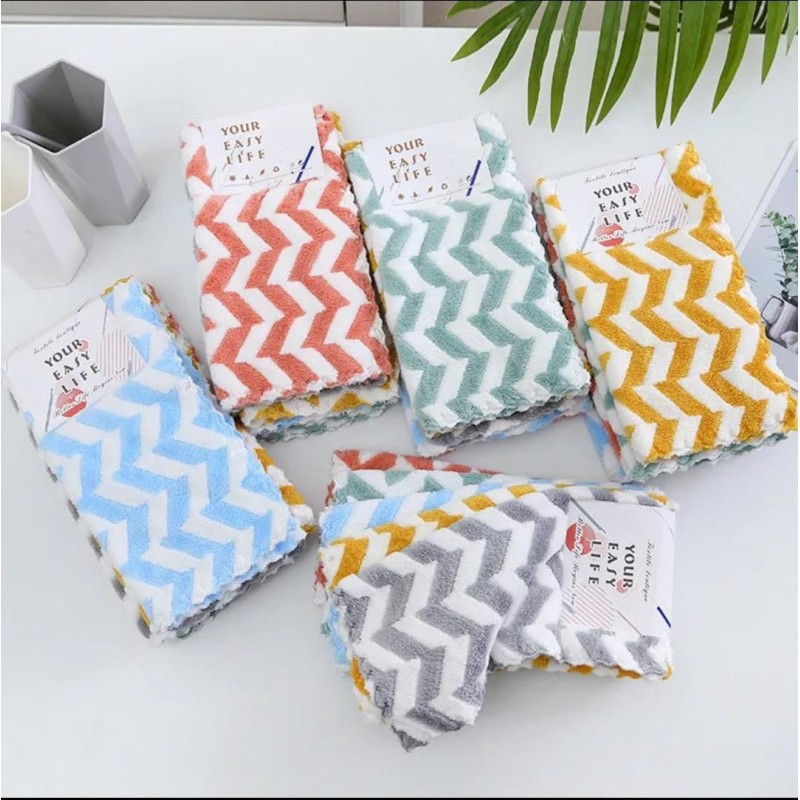 Premium Microfiber Towels 4 of 4