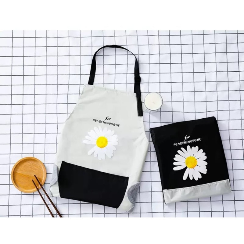 Kitchen Apron with Hand Wipe Pockets 2 of 6