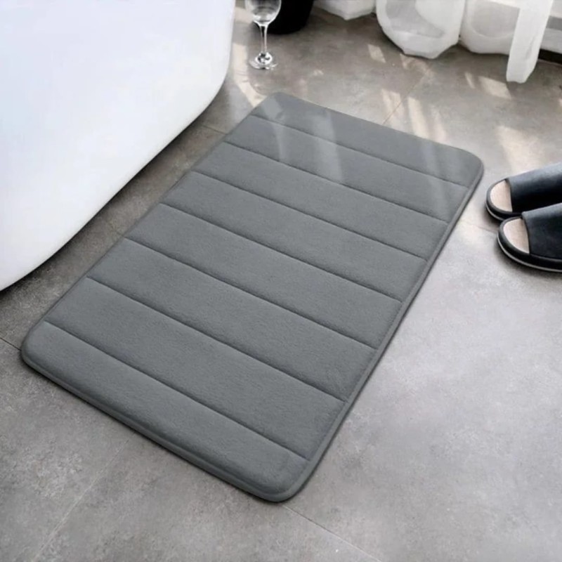 Super absorbent bathroom mat 2 of 3